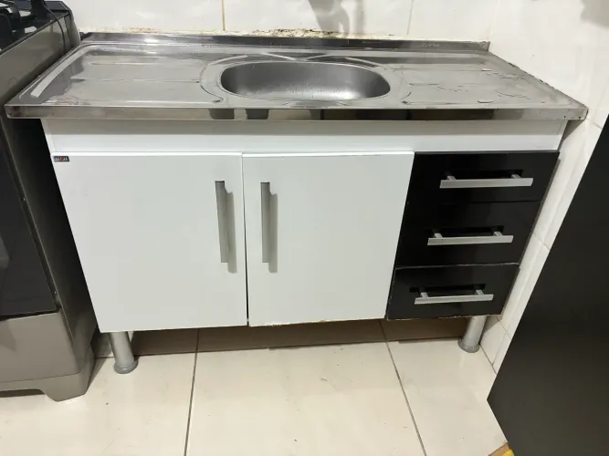 Pia de inox com gabinete