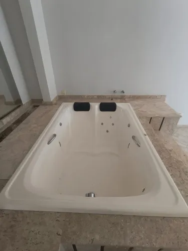 Banheira de hidromassagem - 2 lugares