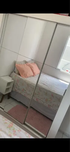 Porta de guarda roupa para retirada de espelho