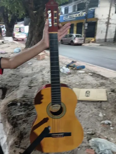 violao (falta so a corda ré)