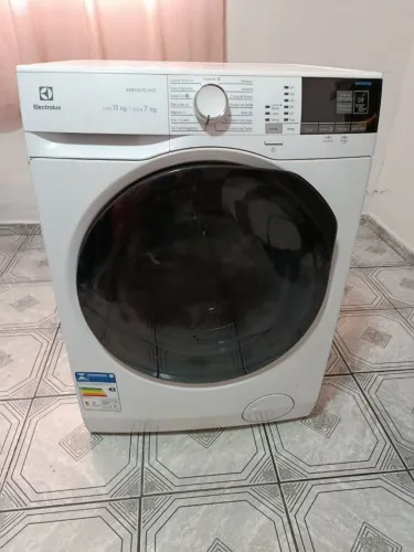 Lava e Seca Electrolux LSP11 COM DEFEITO NA PLACA.