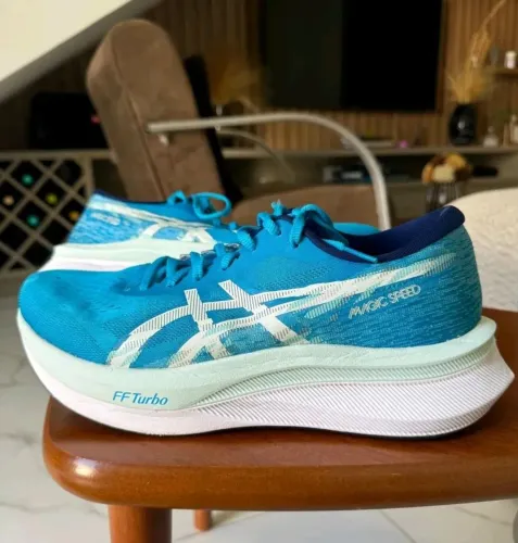 Asics Magic speed 4