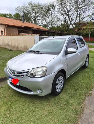 Toyota Etios X 1.3 Flex 16V 5P Mec. 2014