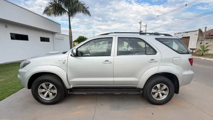 Toyota Hilux SW4 SRV D4-d 4X4 3.0 TDI Dies. AUT 2007