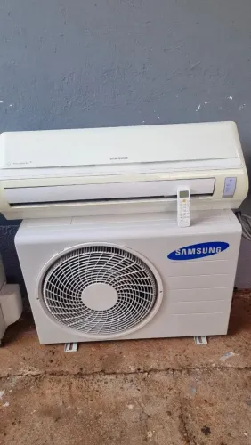 Ar condicionado 18000btus convencional 220v funcionando perfeitamente
