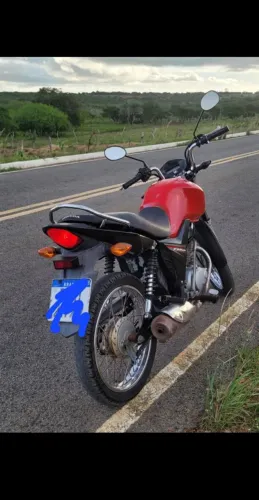 Moto Fan 125 Emplacada