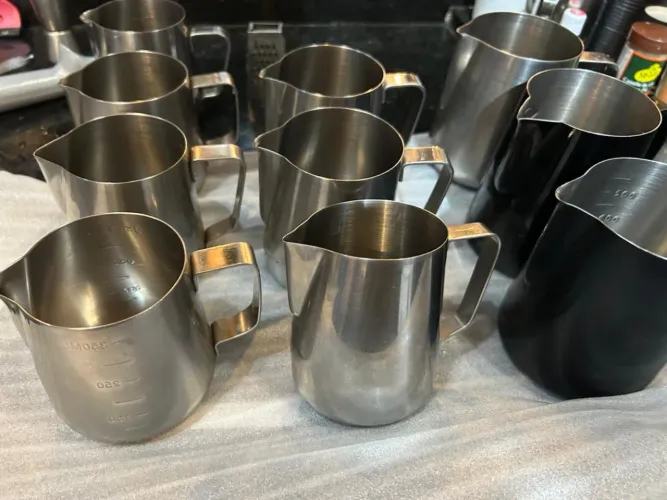 Pitchers para café - vários tamanhos - inox e preto