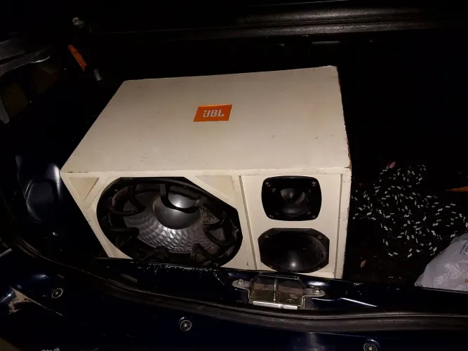 Caixa de som para carro 