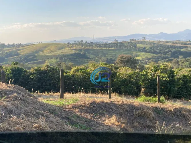 Sítio com 15 Alqueires por R$ 5.500.000 - Zona Rural - Espírito Santo do Pinhal/SP