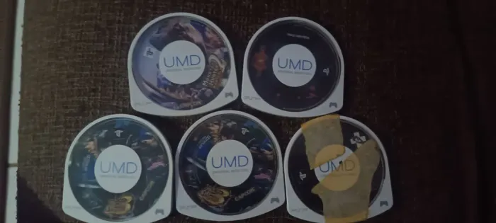 Vários UMD japoneses de psp