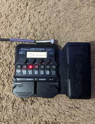 pedaleira zoom g1x four