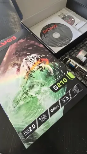 Placa De Vídeo Pcyes Gt 210 1gb Ddr3