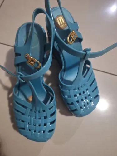 Sandália Melissa azul tamanho 34