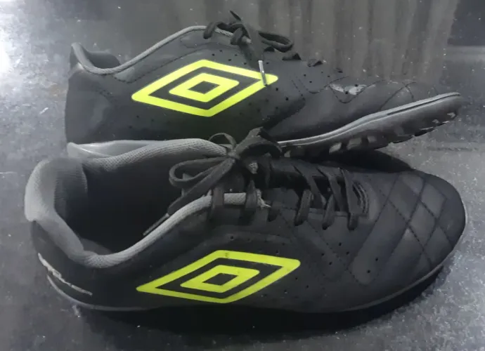 Chuteira Society Umbro - Neo Striker