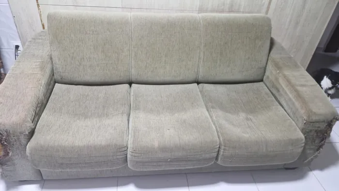 Doação sofá 3 lugares. 