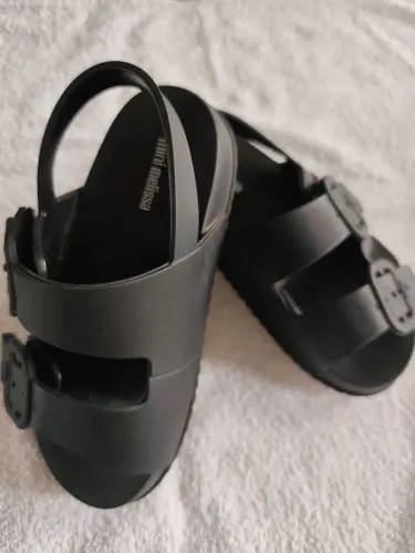 Mini Melissa Cozy Sandal original, cor preta fosca, tamanho 28 (Brasil).