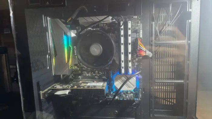 CPU com ryzen 5 5500, 16 gb de ram, ssd 240, fonte 500w