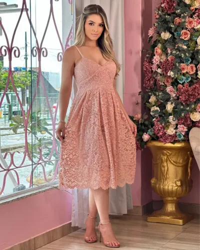 VESTIDO DE FESTA PRÉ-WEDDING ROSÉ RODADO MIDI DE RENDA COM BOJO ZÍPER