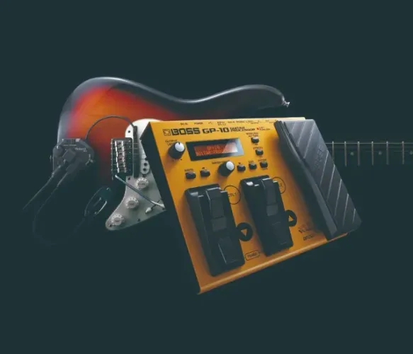Pedaleira Boss GP-10 - Simulador de Guitarras, Violões, Baixos, etc