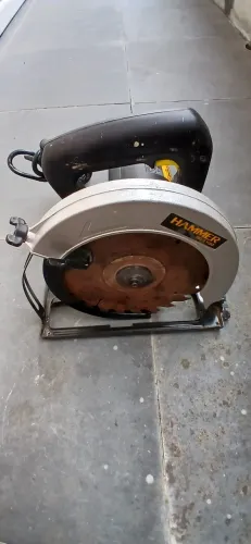 Vende se serra circular Hammer SC-1100 220 volts seminova.