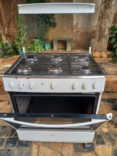 fogão continental 06 bocas, bem usado, chamas e forno funcionando