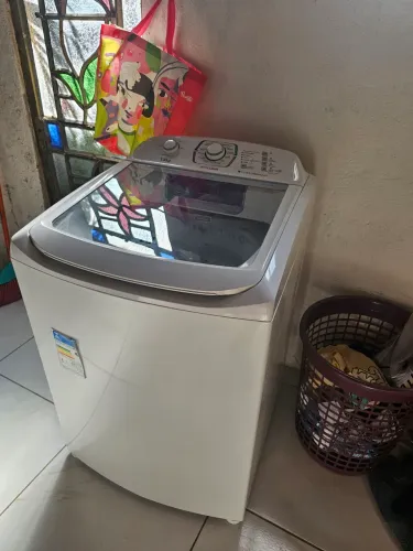 Máquina de lavar Eletrolux, 13kg, com defeito