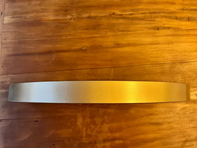 Dossel dourado para quarto de bebê
