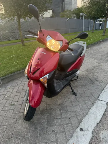 Honda lead
