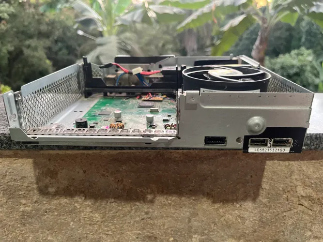 Carcaça Metal Xbox 360 Slim + Placa Mãe (Liga / Nand Corrompida) + Cooler