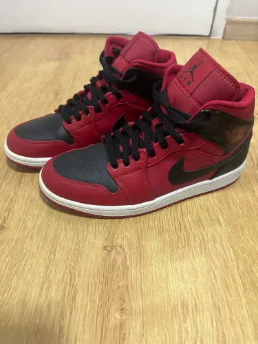 Tênis Nike Air Jordan 1 Mid