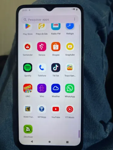 Celular Moto E13