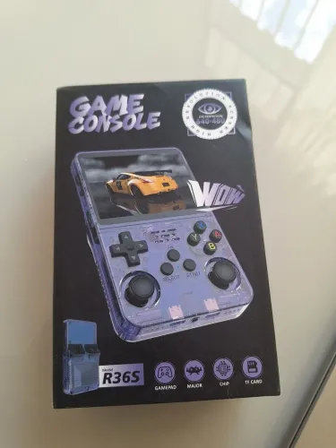 Game portatil R36s
