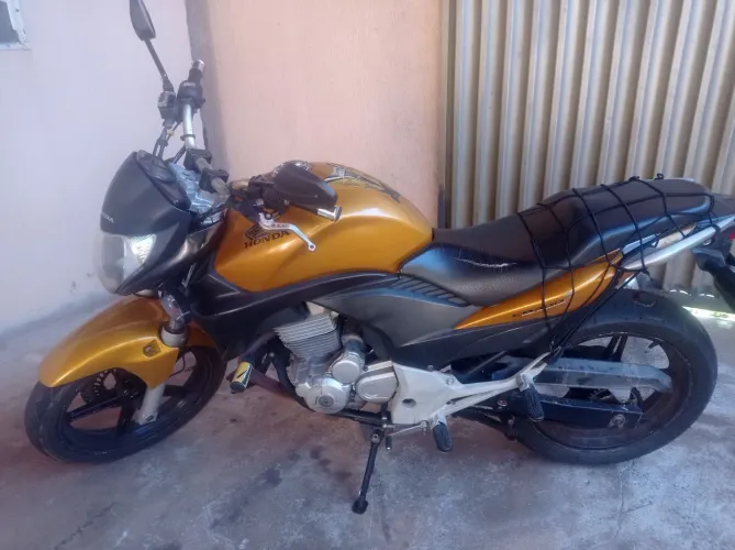 CB 300 
