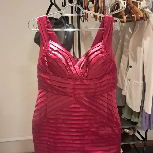 Vestido de festa de cetim tamanho G