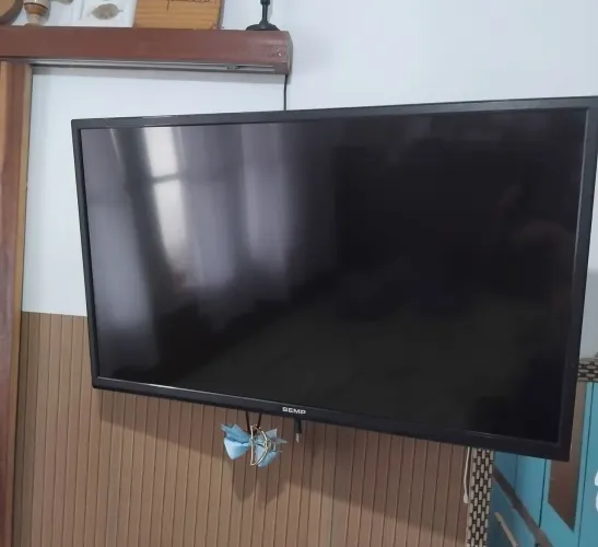 Tv 50 polegadas semp, nao é smart.