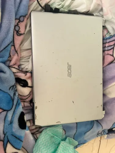 Notebook Acer, usado