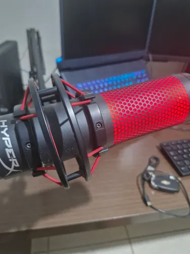 Hyoer X Quad Cast Vermelho com ajuste de Volume/Fone