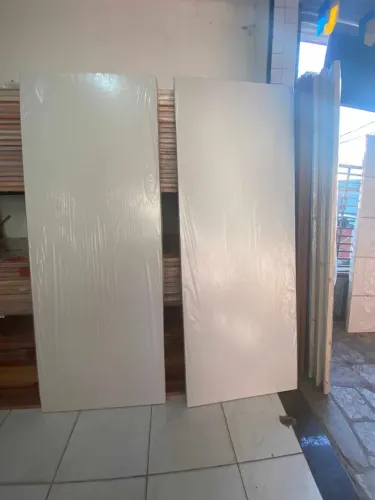 PORTA OCA LISA BRANCA 60X 2,10 E 80X 2,10