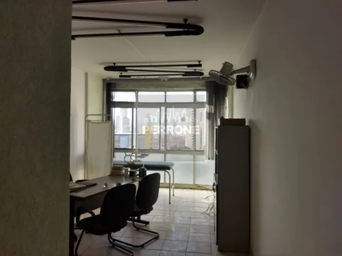 Venda ou locação de sala comercial na Moóca/SP! Ao lado do Metrô Pedro II.
