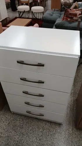 Cômoda 5 gavetas