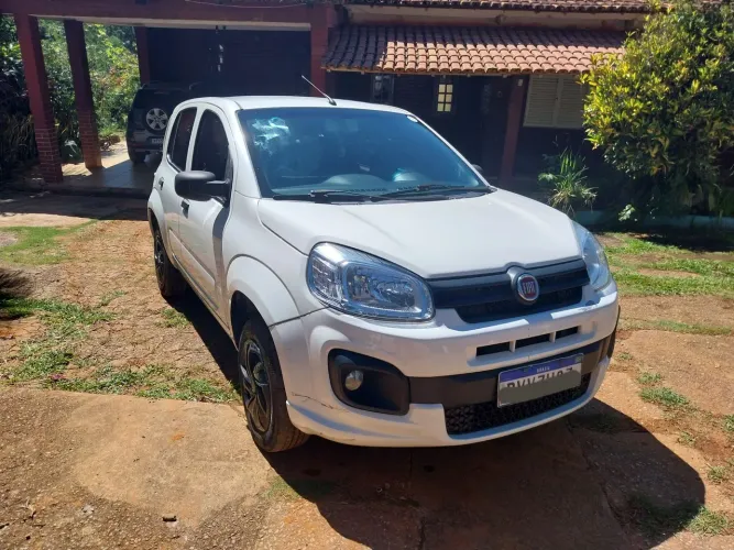 Fiat Uno Attractive 1.0 Flex 6V 5P 2017