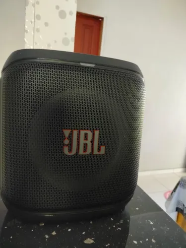 Jbl encore 2 caixa de som, praticamente não usada.