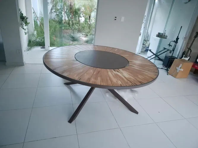 Mesa de 9.000 reais por 1.250