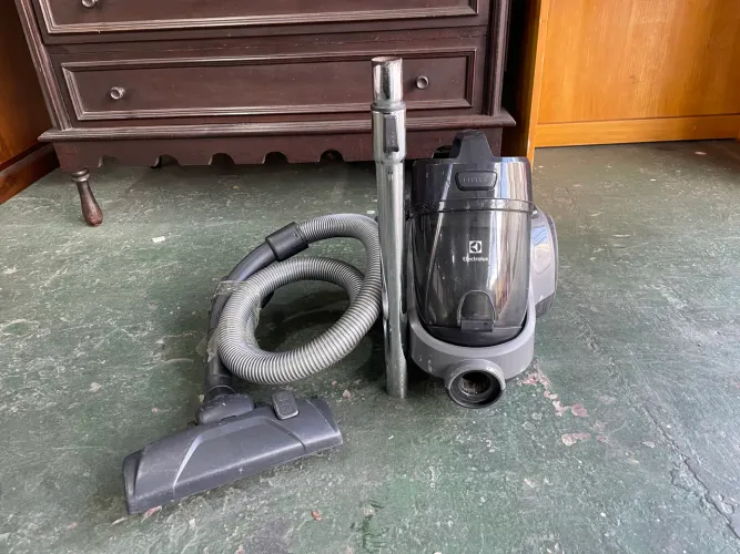 Aspirador De Pó Electrolux Eas30 1.8l 1600w 127v