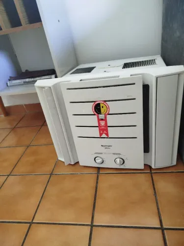 Ar condicionado funcionando 