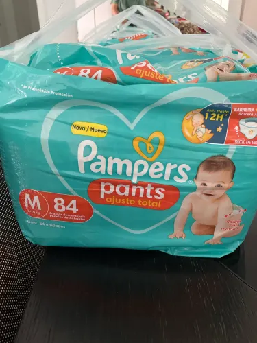 Fraldas pampers pants ajuste total M