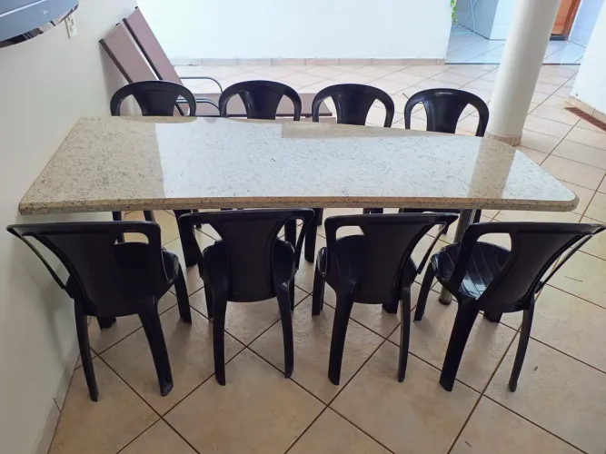 Vendo 8 cadeiras