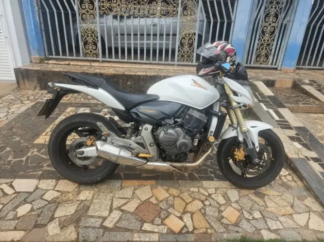 HORNET 600 ANO 2010 COR BRANCA