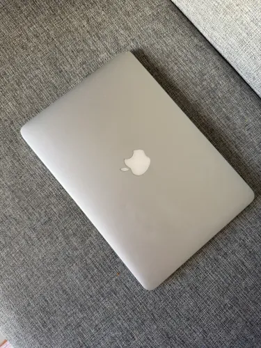 MacBook Pro 13 8GB Intel Core i5