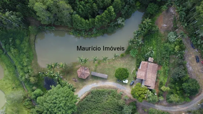 Sitio com 4 hectares, na Localidade de Cabeça D´Anta, Rio do Oeste, com uma casa mista, ra